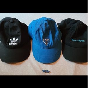 3 dad hats and a shoe charm